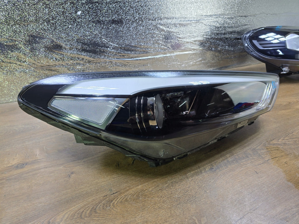 Frontscheinwerfer Hyundai Tucson D7921110B0 Rechts Scheinwerfer Headlight SCH5408926692ke