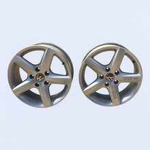 Laden Sie das Bild in den Galerie-Viewer, 1x Alufelge 18 Zoll 8.0&quot; 5x130 53ET Glanz Silber 7P0071498 Vw Rim Wheel