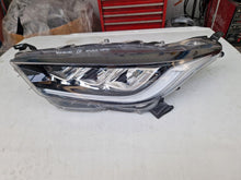 Load image into Gallery viewer, Frontscheinwerfer Toyota Yaris Full LED Links Scheinwerfer Headlight SCH4341880884vv