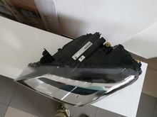 Laden Sie das Bild in den Galerie-Viewer, Frontscheinwerfer BMW F06 58624247 Ein Stück (Rechts oder Links) Headlight