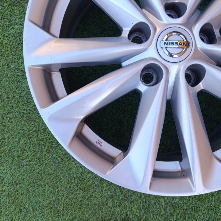 1x Alufelge 17 Zoll 7.0" 5x114.3 20ET 403004EA1B Nissan Qashqai I J11 Rim Wheel FEL9982629372em