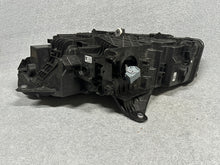 Laden Sie das Bild in den Galerie-Viewer, Frontscheinwerfer BMW 2 Active Tourer U06 5A42244-BMW LED Rechts Headlight SCH1059146894bw