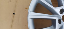 Laden Sie das Bild in den Galerie-Viewer, 1x Alufelge 18 Zoll 7.5" 5x112 48ET Glanz Silber 5E3601025K Skoda Rim Wheel FEL1840111509lp