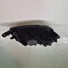 Load image into Gallery viewer, Frontscheinwerfer Skoda Fabia III 6V1941015D Links Scheinwerfer Headlight