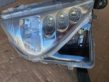 Laden Sie das Bild in den Galerie-Viewer, Frontscheinwerfer Toyota 4 Prius 99226-91002 Links Scheinwerfer Headlight SCH5129107050lg