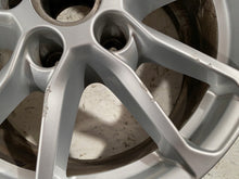 Load image into Gallery viewer, 1x Alufelge 18 Zoll 8.0&quot; 5x130 43ET 7P5601025AB Porsche Cayenne Rim Wheel