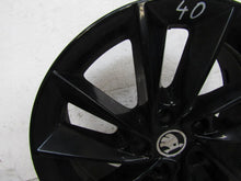 Laden Sie das Bild in den Galerie-Viewer, 1x Alufelge 17 Zoll 6.5&quot; 5x112 38ET 639657 Skoda Octavia Rim Wheel