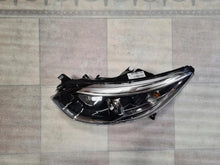Laden Sie das Bild in den Galerie-Viewer, Frontscheinwerfer Renault Captur 260603859R Links Scheinwerfer Headlight SCH2850060819rl