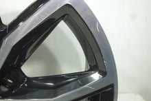 Laden Sie das Bild in den Galerie-Viewer, 1x Alufelge 18 Zoll 7.0&quot; 5x100 39ET 2GM601025F VW T-Cross Rim Wheel