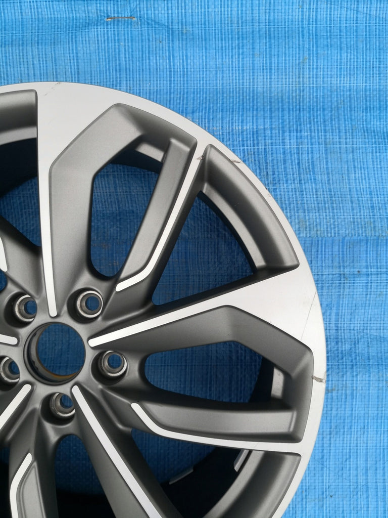 1x Alufelge 19 Zoll 8.0" 5x112 45ET 81A601025AC Audi Q2 Rim Wheel FEL7371555452uo