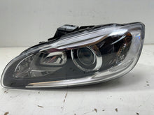 Load image into Gallery viewer, Frontscheinwerfer Volvo V60 I 31420261 Xenon Links Scheinwerfer Headlight SCH9205135666ni