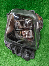 Laden Sie das Bild in den Galerie-Viewer, Frontscheinwerfer Hyundai Tucson 92101N7100 Links Scheinwerfer Headlight SCH1542009851yp