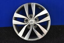 Load image into Gallery viewer, 1x Alufelge 16 Zoll 6.5" 5x114.3 50ET Glanz Graphit 52910G4200 Hyundai Ix35 Mg FEL3196550603tv