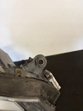 Laden Sie das Bild in den Galerie-Viewer, Frontscheinwerfer Mercedes-Benz W164 A1648205561 Xenon Links Headlight SCH7618334261sv