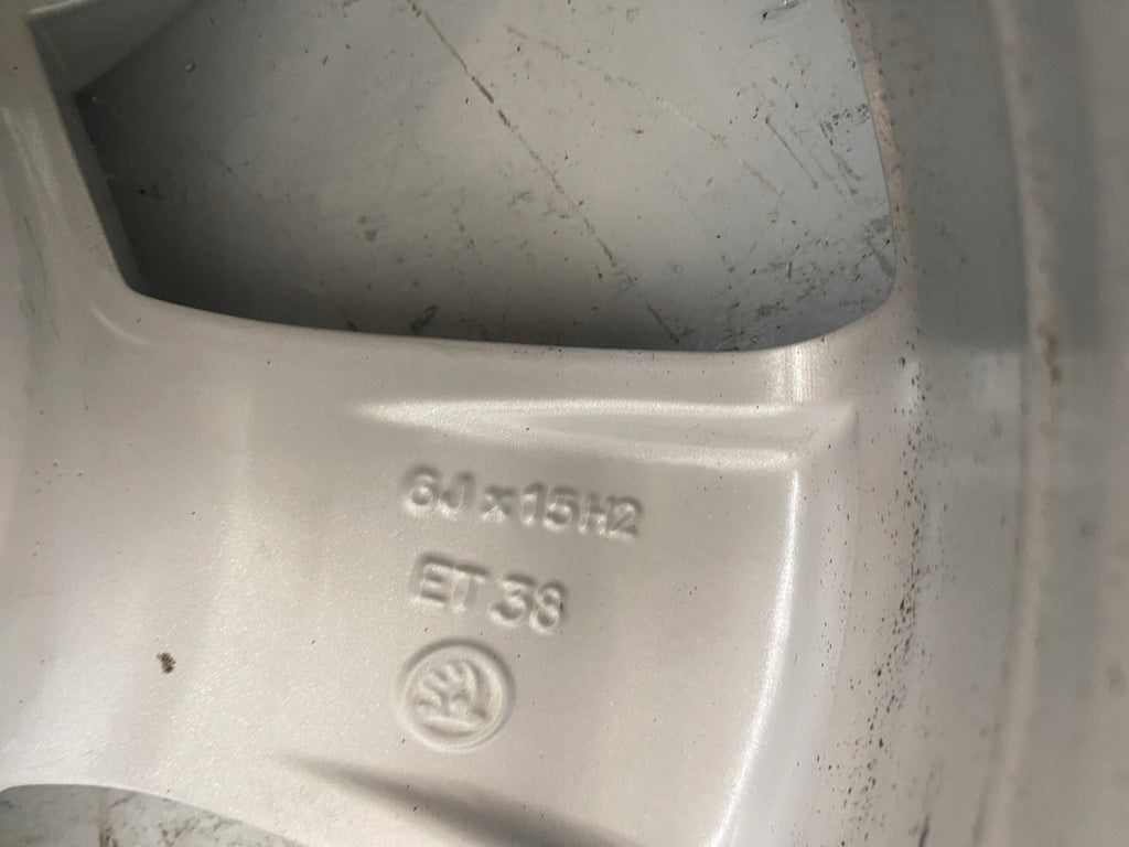 1x Alufelge 15 Zoll 6.0" 5x100 38ET Glanz Silber 5JA601025 Skoda Fabia Rapid FEL4994503157cj