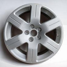 Laden Sie das Bild in den Galerie-Viewer, 1x Alufelge 16 Zoll 6.5&quot; 5x112 100601025AF Vw Rim Wheel