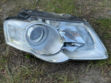 Laden Sie das Bild in den Galerie-Viewer, Frontscheinwerfer VW Passat 3C0941005Q 3C0941006Q Halogen Rechts oder Links