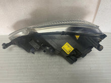 Laden Sie das Bild in den Galerie-Viewer, Frontscheinwerfer Skoda Yeti 5L1941016 Xenon Rechts Scheinwerfer Headlight