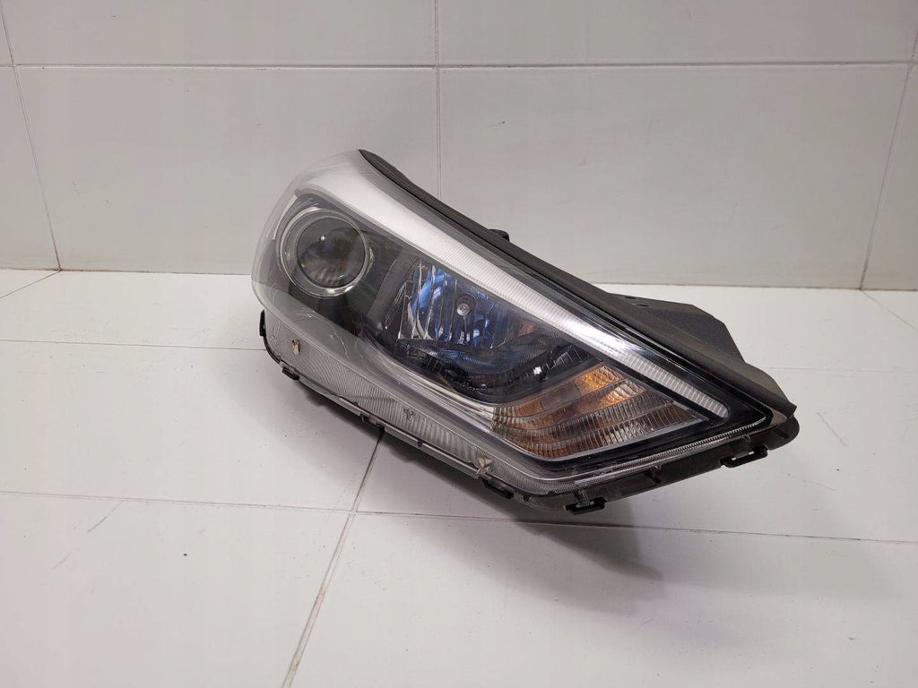 Frontscheinwerfer Hyundai Tucson 92102-D7100 SKU12000 Rechts Headlight