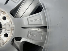 Laden Sie das Bild in den Galerie-Viewer, 1x Alufelge 18 Zoll 7.5" 5x112 50ET Glanz Silber 10A071498 VW Id.3 Id.4 FEL5208566426im