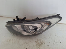 Laden Sie das Bild in den Galerie-Viewer, Frontscheinwerfer Hyundai I30 92101-A6060 Links Scheinwerfer Headlight SCH3927729159tw