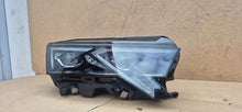Laden Sie das Bild in den Galerie-Viewer, Frontscheinwerfer Skoda Octavia IV 5E4941036 Rechts Scheinwerfer Headlight SCH1807547142kg