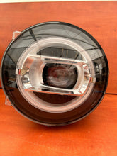 Load image into Gallery viewer, Frontscheinwerfer Mercedes-Benz A4639068702 LED Ein Stück (Rechts oder Links) SCH8665890338hc