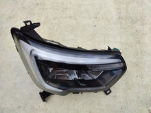 Laden Sie das Bild in den Galerie-Viewer, Frontscheinwerfer Renault Master III 260105567R Rechts Scheinwerfer Headlight SCH4635318680ul