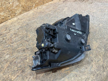 Laden Sie das Bild in den Galerie-Viewer, Frontscheinwerfer Seat Leon 5F1941015B Links Scheinwerfer Headlight