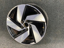 Laden Sie das Bild in den Galerie-Viewer, 1x Alufelge 18 Zoll 7.5&quot; 5x112 510807421F VW Golf Viii Rim Wheel