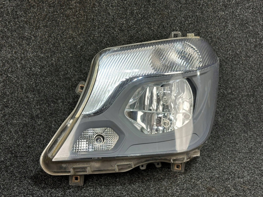 Frontscheinwerfer Mercedes-Benz Sprinter A9068205600 Links Headlight