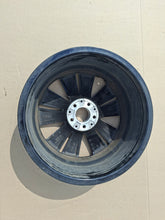 Laden Sie das Bild in den Galerie-Viewer, 1x Alufelge 18 Zoll 7.5" 5x112 A2434011400 Mercedes-Benz Eqa Rim Wheel FEL4872302425io