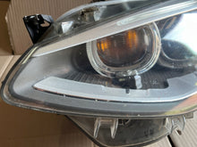 Laden Sie das Bild in den Galerie-Viewer, Frontscheinwerfer BMW 1 F21 F20 7229677 Xenon Ein Stück (Rechts oder Links) SCH8722365240rz