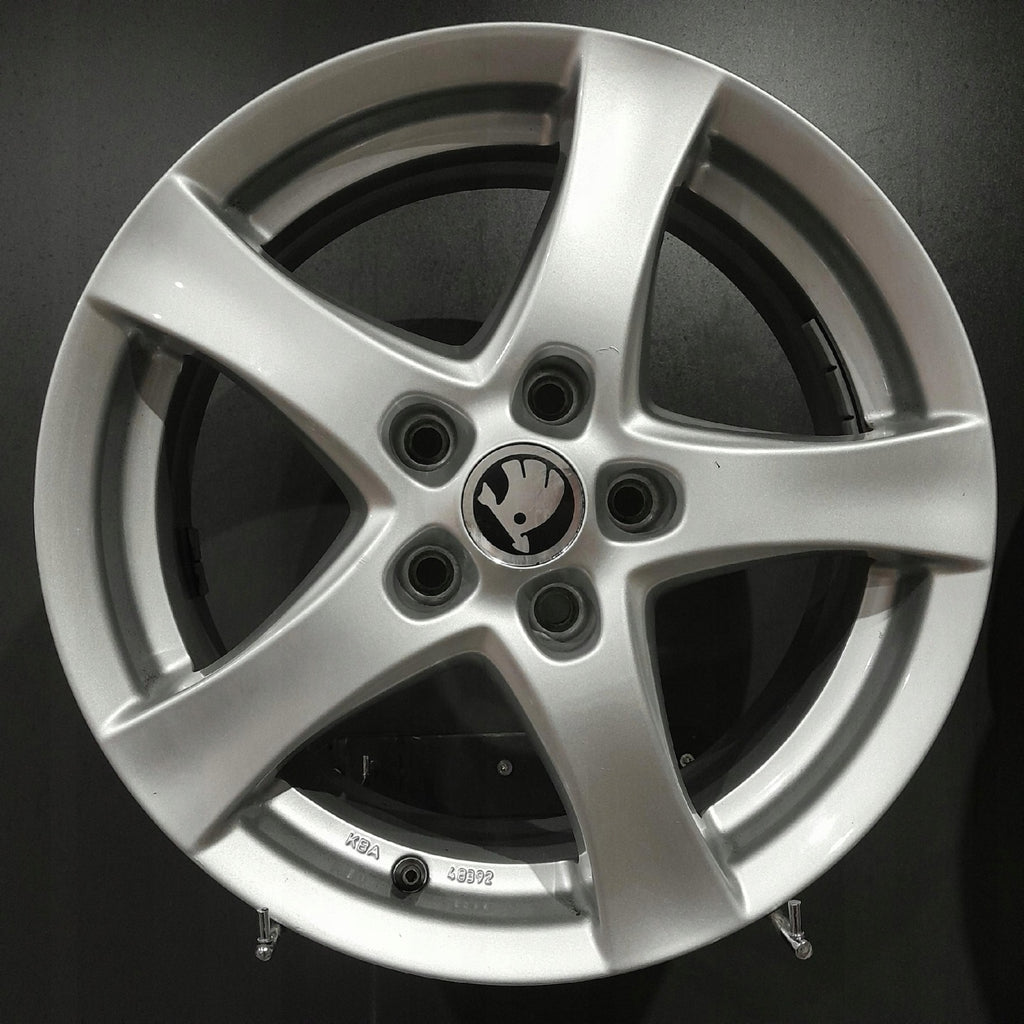 4x Alufelge 16 Zoll 6.5" 5x112 42ET Glanz Silber Skoda Superb III Passat B7 FEL8224870397ky