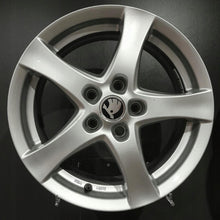 Laden Sie das Bild in den Galerie-Viewer, 4x Alufelge 16 Zoll 6.5" 5x112 42ET Glanz Silber Skoda Superb III Passat B7 FEL8224870397ky