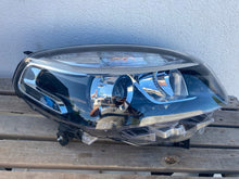 Laden Sie das Bild in den Galerie-Viewer, Frontscheinwerfer Renault Koleos I 260106819R Rechts Scheinwerfer Headlight