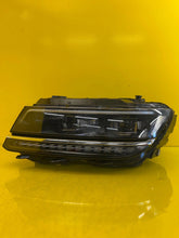 Laden Sie das Bild in den Galerie-Viewer, Frontscheinwerfer VW Tiguan 5NB941081D LED Ein Stück (Rechts oder Links)
