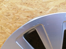 Load image into Gallery viewer, 1x Alufelge 17 Zoll 6.5&quot; 5x112 34 5ET A2064010100 Mercedes-Benz W206 Rim Wheel