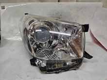 Laden Sie das Bild in den Galerie-Viewer, Frontscheinwerfer Toyota Iq Rechts Scheinwerfer Headlight SCH6024770338ns