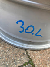 Laden Sie das Bild in den Galerie-Viewer, 1x Alufelge 17 Zoll 7.0&quot; 5x112 51ET Glanz 6F0601025 Seat Ibiza Rim Wheel
