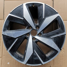 Load image into Gallery viewer, 1x Alufelge 20 Zoll 9.0" 5x112 42ET Glanz Silber 11A601025J VW Rim Wheel FEL8303572586dn