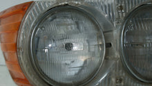 Laden Sie das Bild in den Galerie-Viewer, Frontscheinwerfer Mercedes-Benz Sl R107 1305523034 1305523033 Rechts Headlight