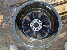 Load image into Gallery viewer, 1x Alufelge 17 Zoll 6.5" 5x112 44ET Glanz Schwarz A1774012900 Mercedes-Benz FEL4423733385be