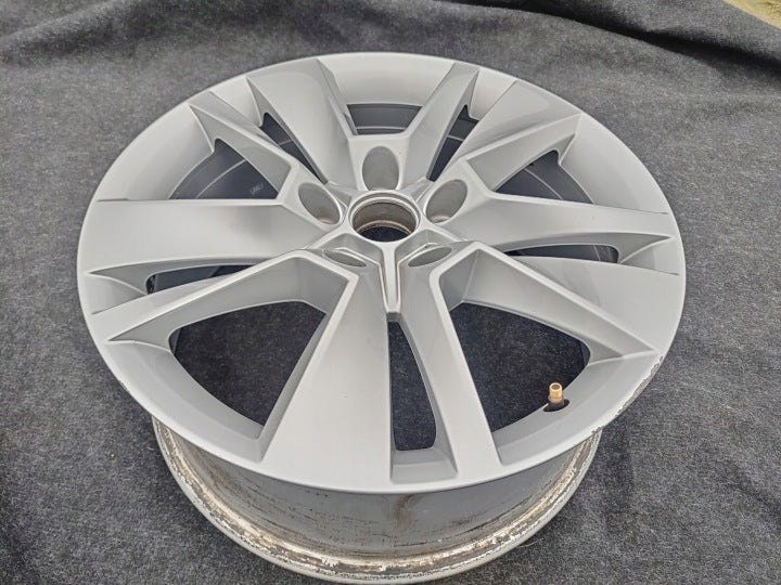 1x Alufelge 17 Zoll 7.0" 5x112 45ET Glanz Silber 57A601025K Skoda Karoq FEL9330540061ol