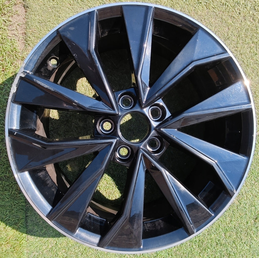 1x Alufelge 16 Zoll 7.0" 5x100 46ET Glanz Graphit 6V0601025J Mg Fabia Iii