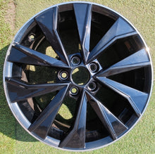 Load image into Gallery viewer, 1x Alufelge 16 Zoll 7.0&quot; 5x100 46ET Glanz Graphit 6V0601025J Mg Fabia Iii