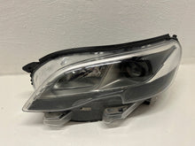 Load image into Gallery viewer, Frontscheinwerfer Peugeot Expert 9808235780-00 Xenon Rechts oder Links SCH8841398833cc