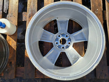 Laden Sie das Bild in den Galerie-Viewer, 1x Alufelge 19 Zoll 8.0" 5x112 45ET Glanz Silber 89A601025B Audi E-Tron FEL2277508813mq