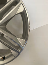 Load image into Gallery viewer, 1x Alufelge 19 Zoll 8.0&quot; 5x112 39ET Glanz Silber Audi Q5 Rim Wheel