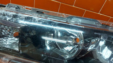 Laden Sie das Bild in den Galerie-Viewer, Frontscheinwerfer Toyota Corolla 81150-02E71 LED Ein Stück (Rechts oder Links)